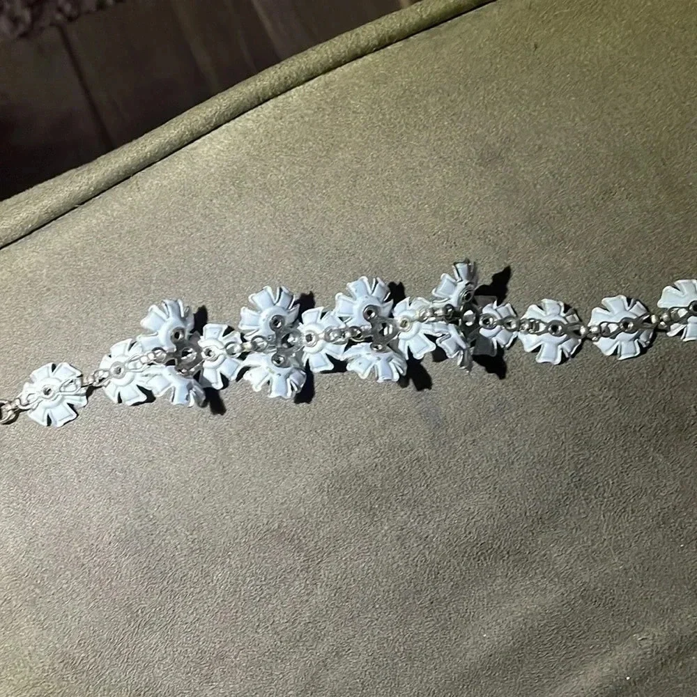 Vintage enamel pink whiter flower braclet - Picture 6 of 8